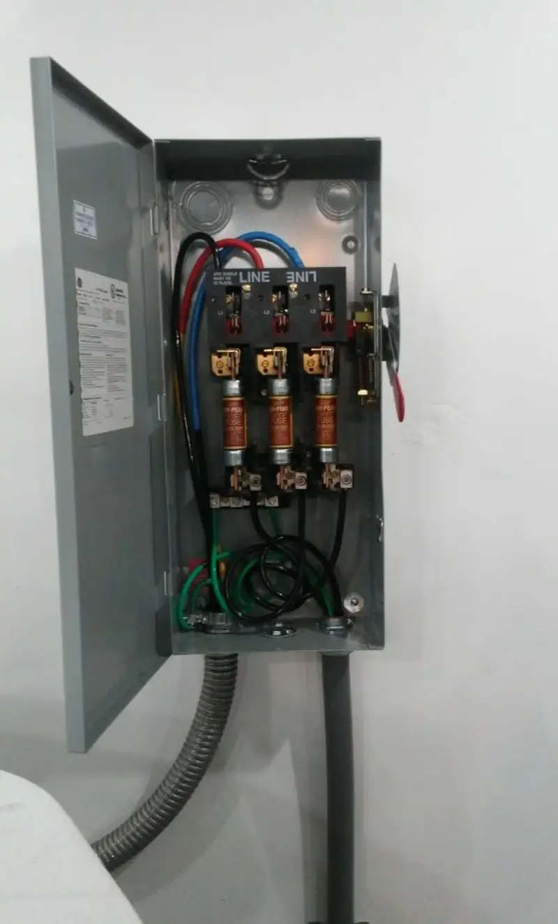 Three-phase disconnect switch installed for Electrical Wiring & Rewiring in Schodack